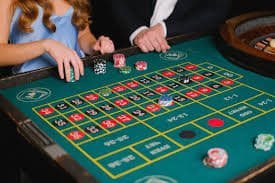 ygn999 Live Casino မိုဘိုင်းဖုန်းမှတဆင့် ကစားနေသောမြင်ကွင်း